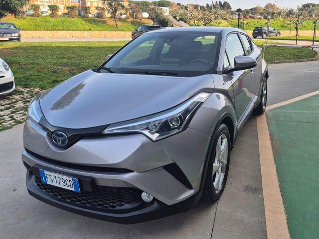 TOYOTA C-HR 1.8 Hybrid E-CVT Business