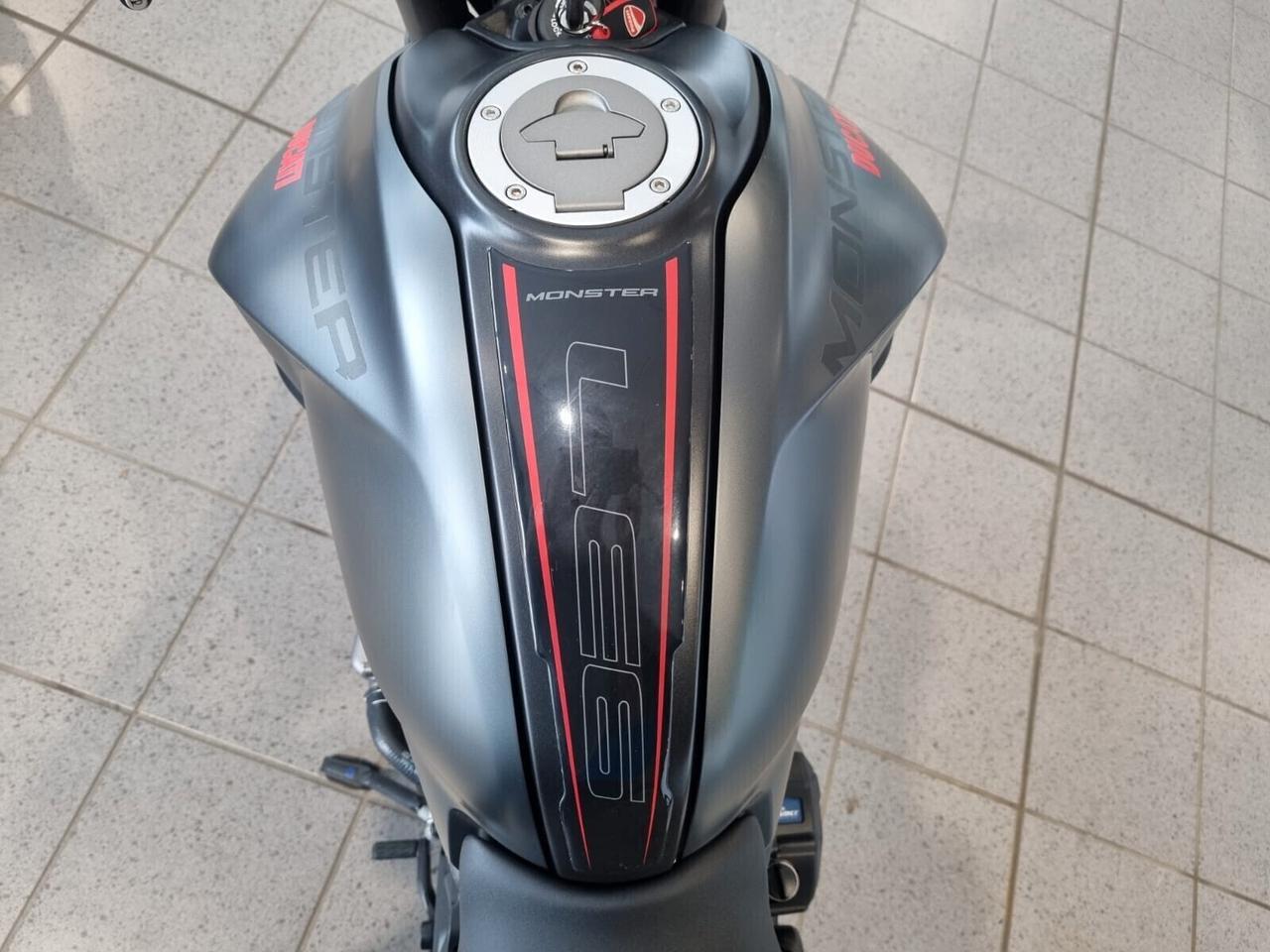 Ducati Monster 937 plus IVA ESPOSTA