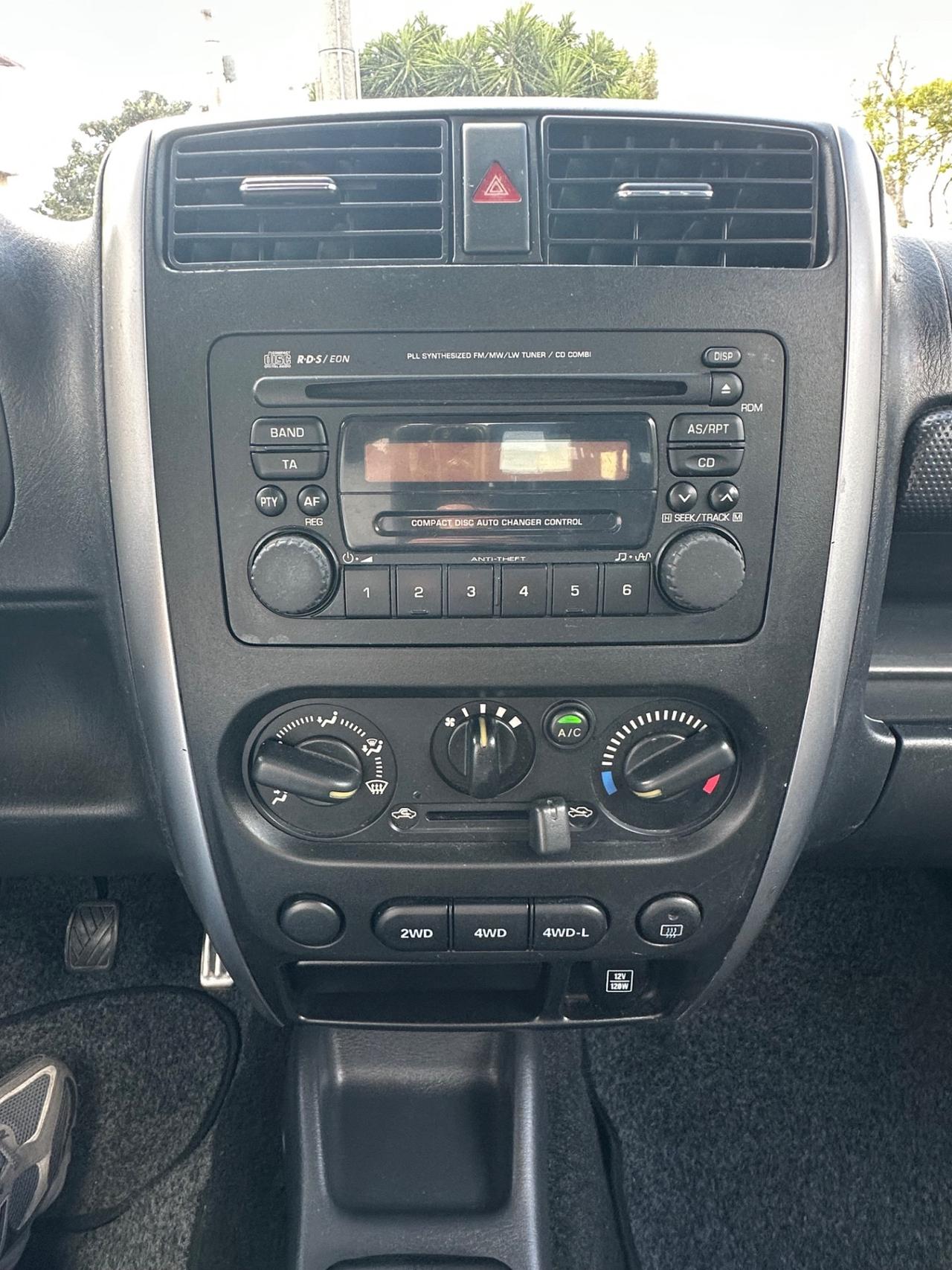 Suzuki Jimny 1.3i 16V cat 4WD JLX Mode