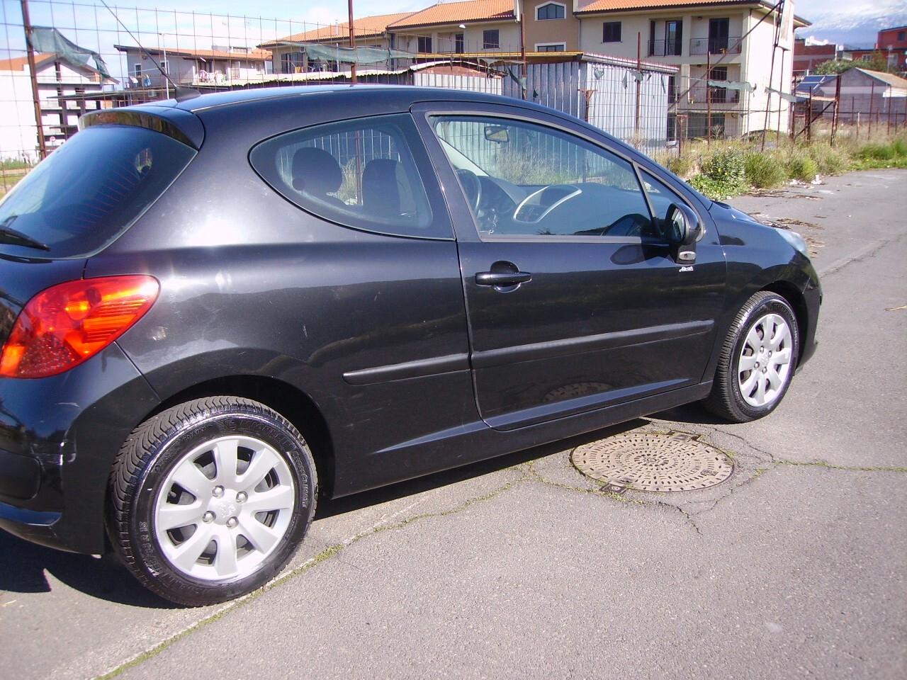 Peugeot 207 1.4HDI A-F-F-A-R-O-N-E 2007