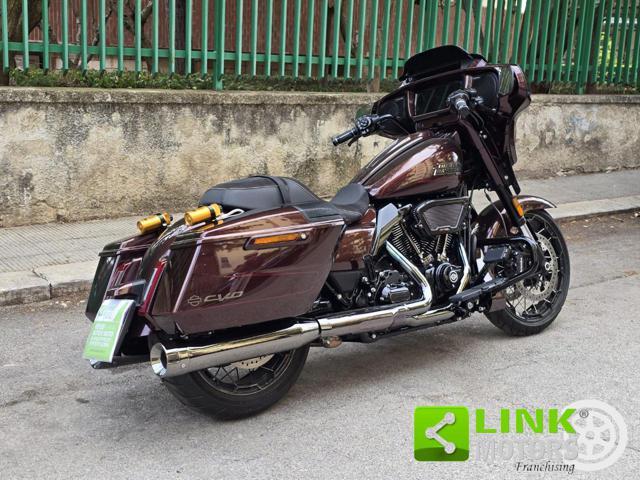 HARLEY-DAVIDSON CVO Street Glide 25th