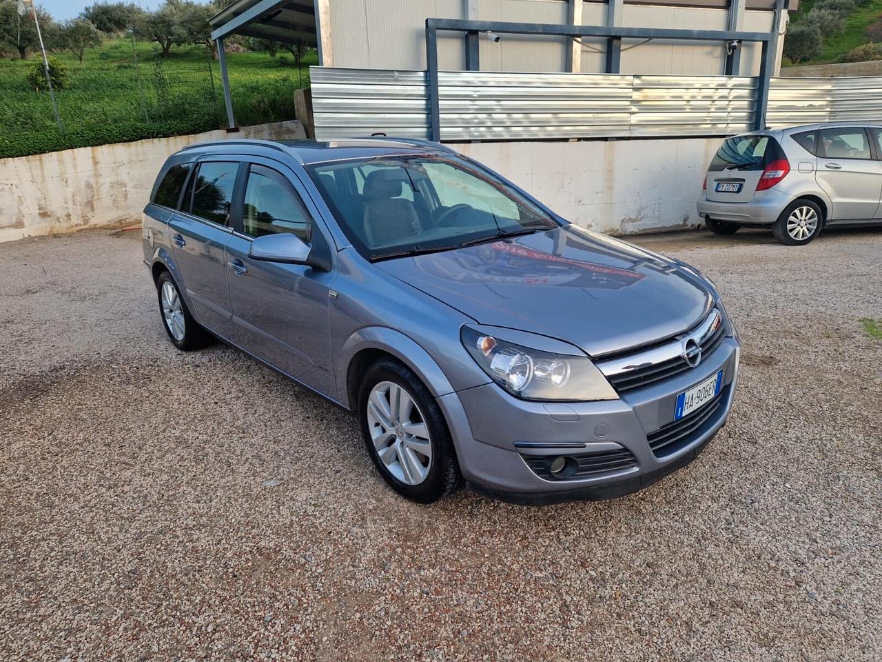 Opel Astra 1.9 16V CDTI 150CV Station Wagon Cosmo