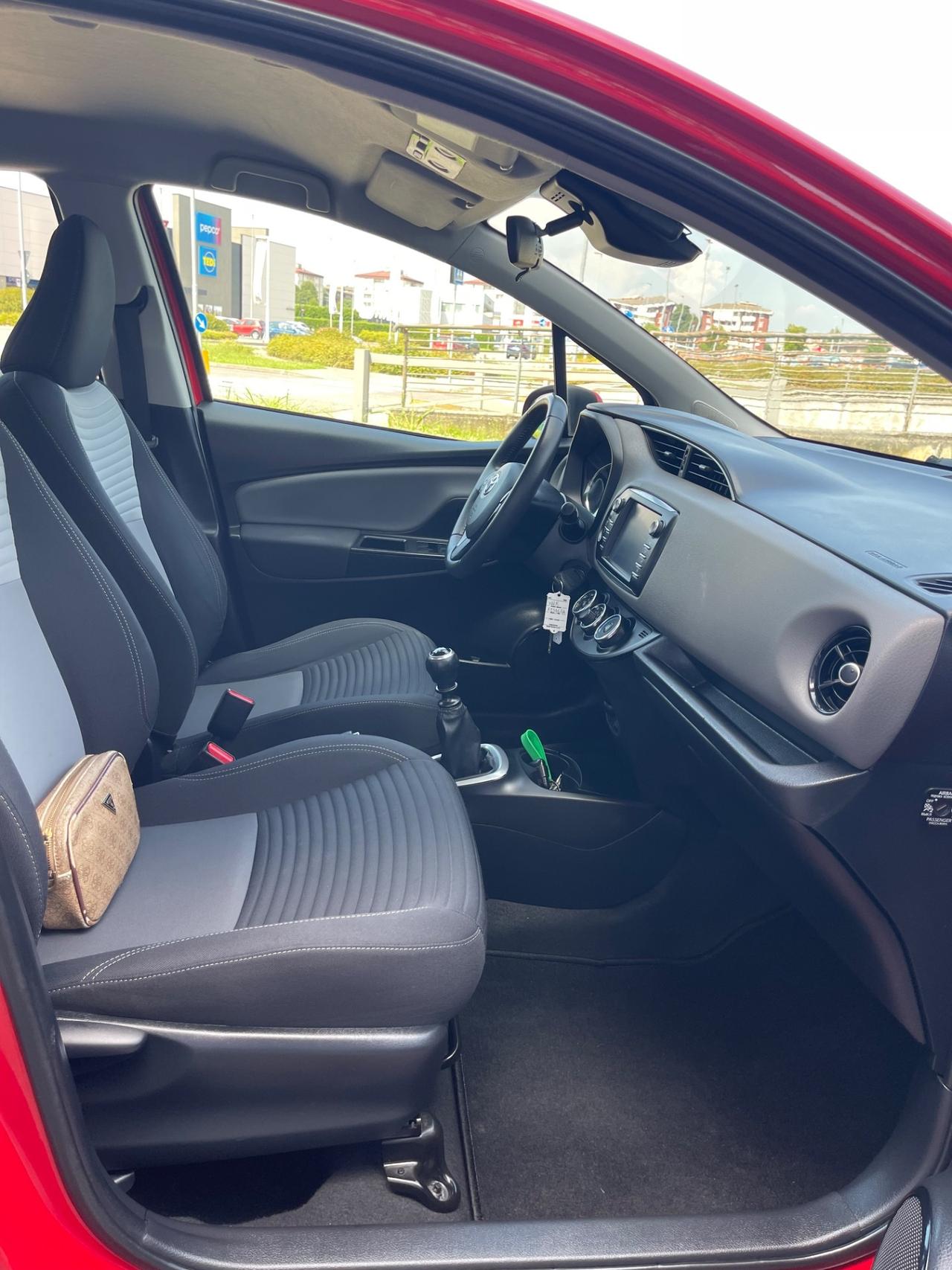 Toyota Yaris 1.5 5 porte Lounge