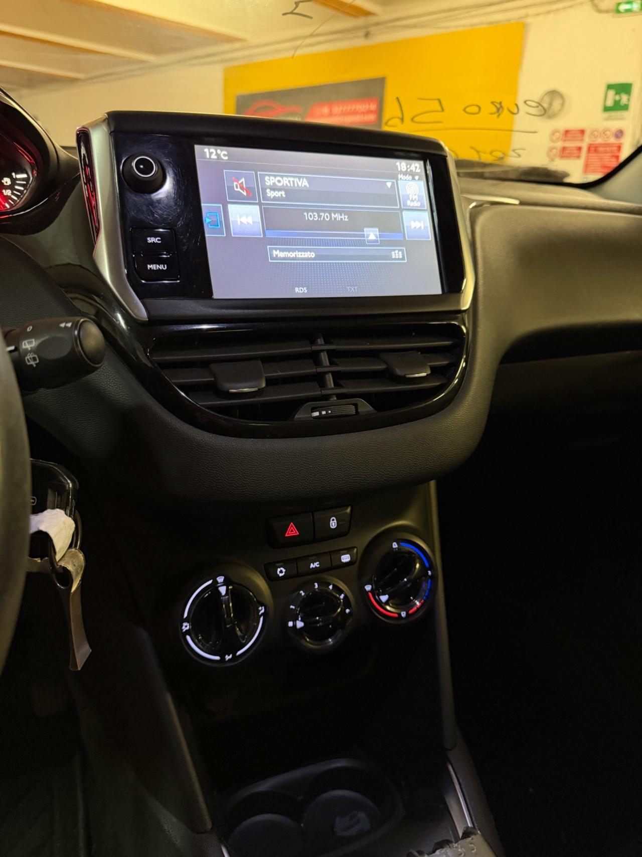 Peugeot 208 1.0 Neopatentati Euro 5b