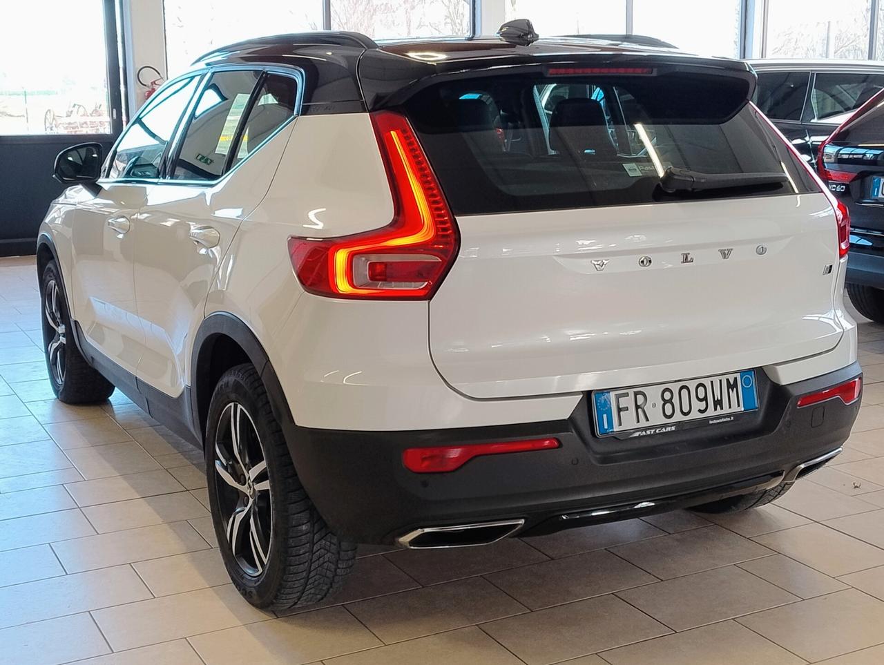 Volvo XC40 D3 AWD R-DESIGN - 2018