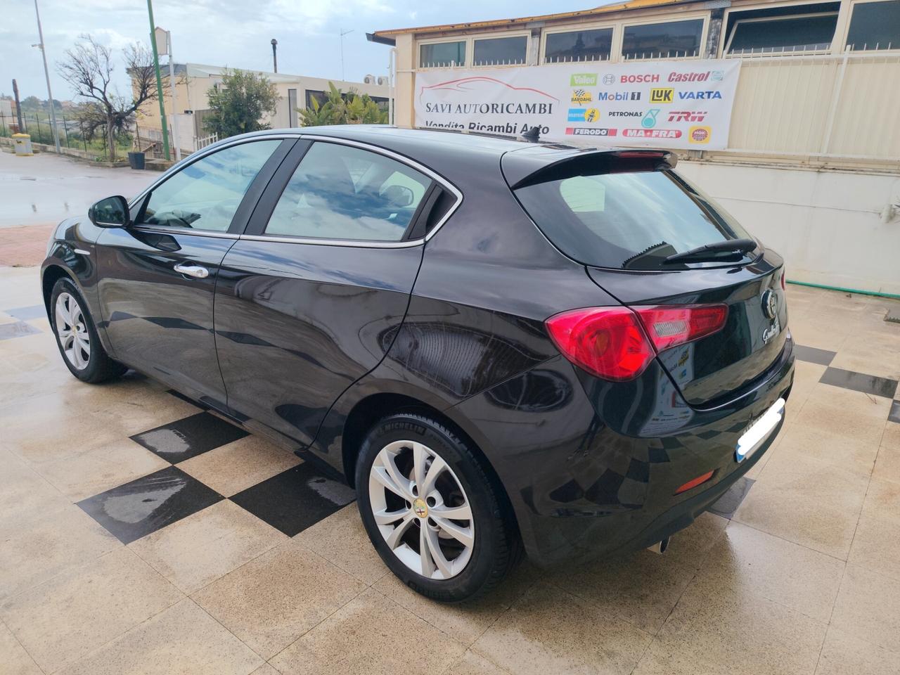 Alfa Romeo Giulietta 1.6 JTDm-2 105 CV Distinctive