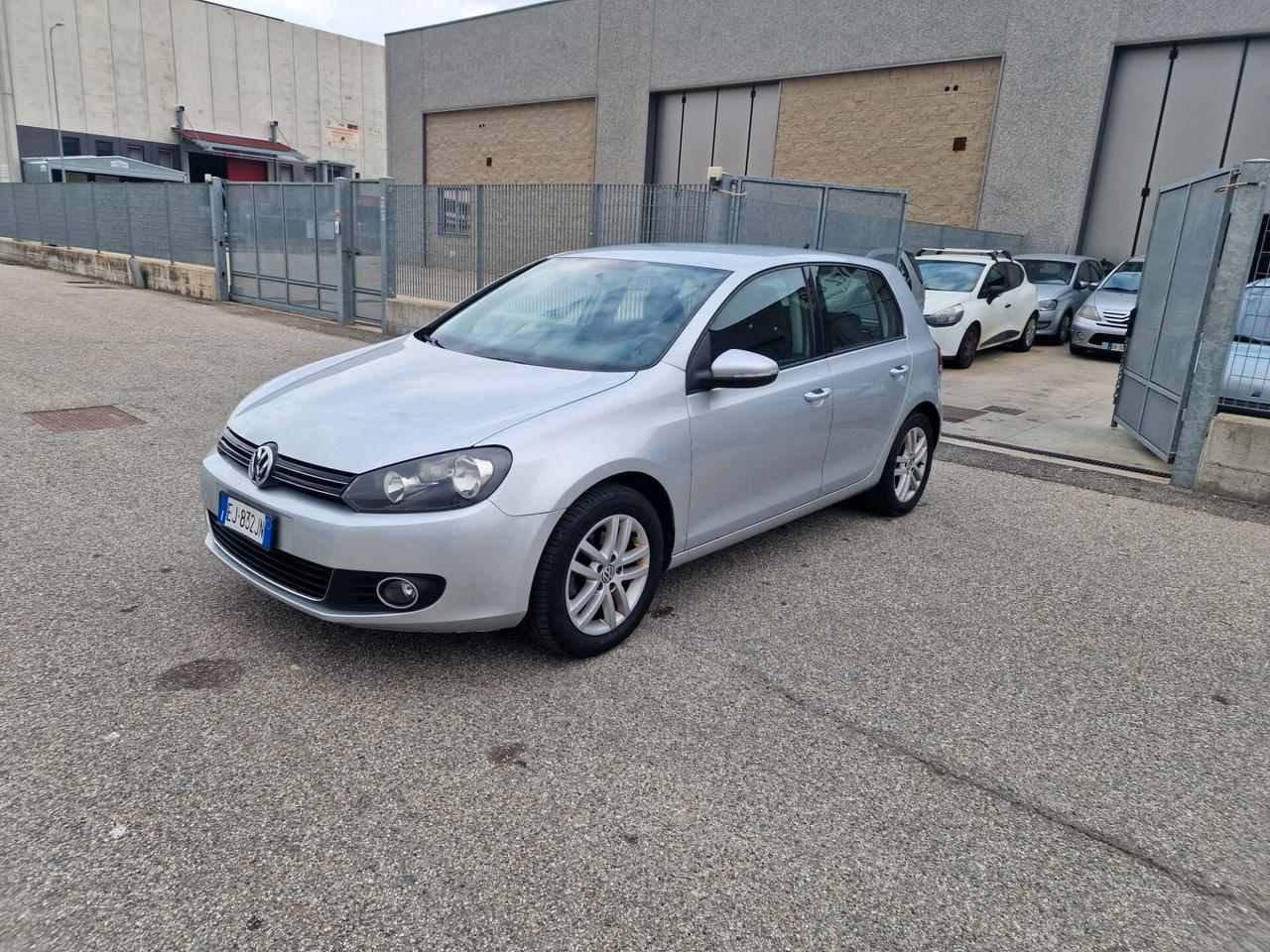 Volkswagen Golf 1.6 TDI DPF DSG 5p. Highline