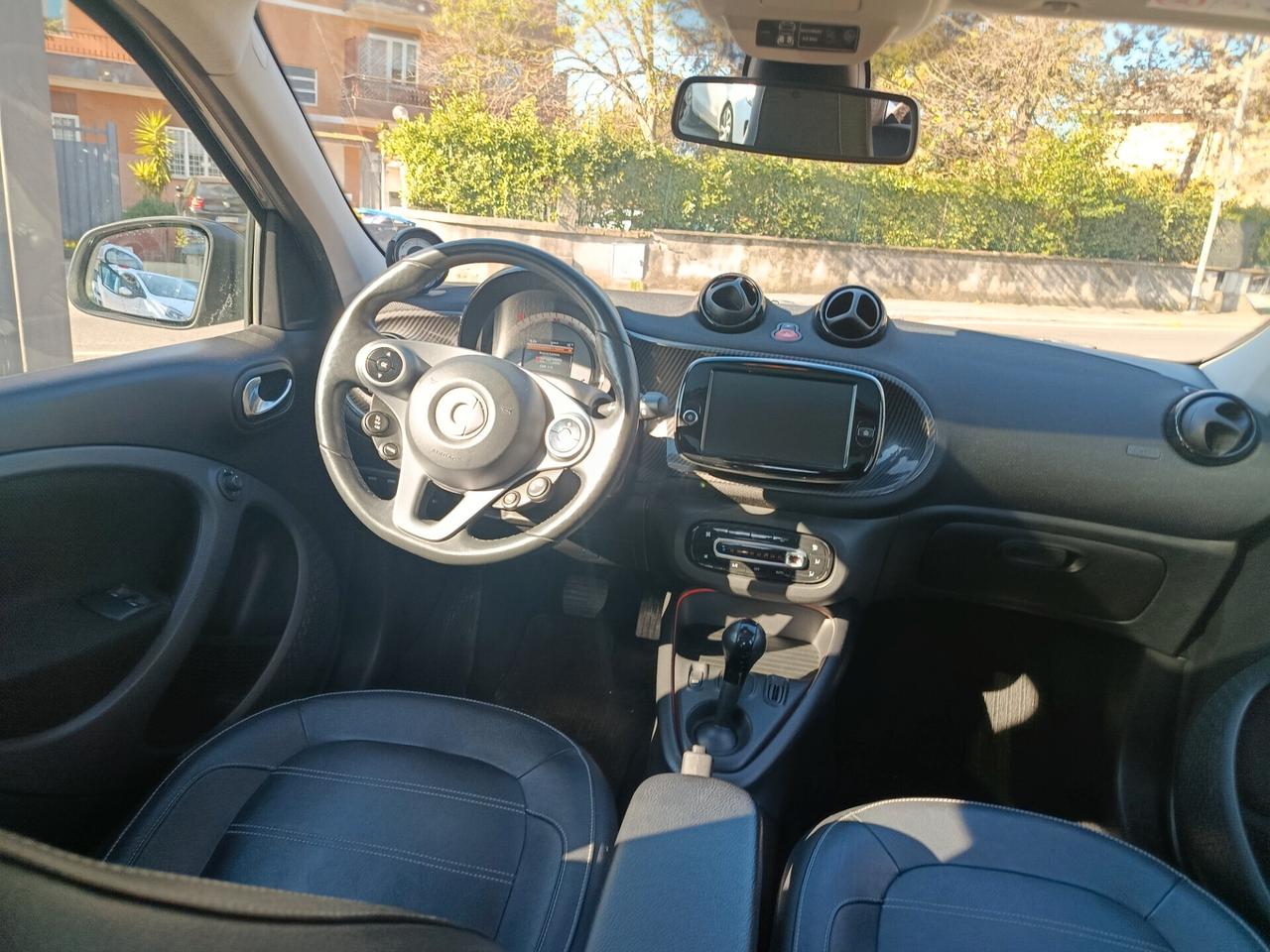 Smart ForFour EQ Pulse