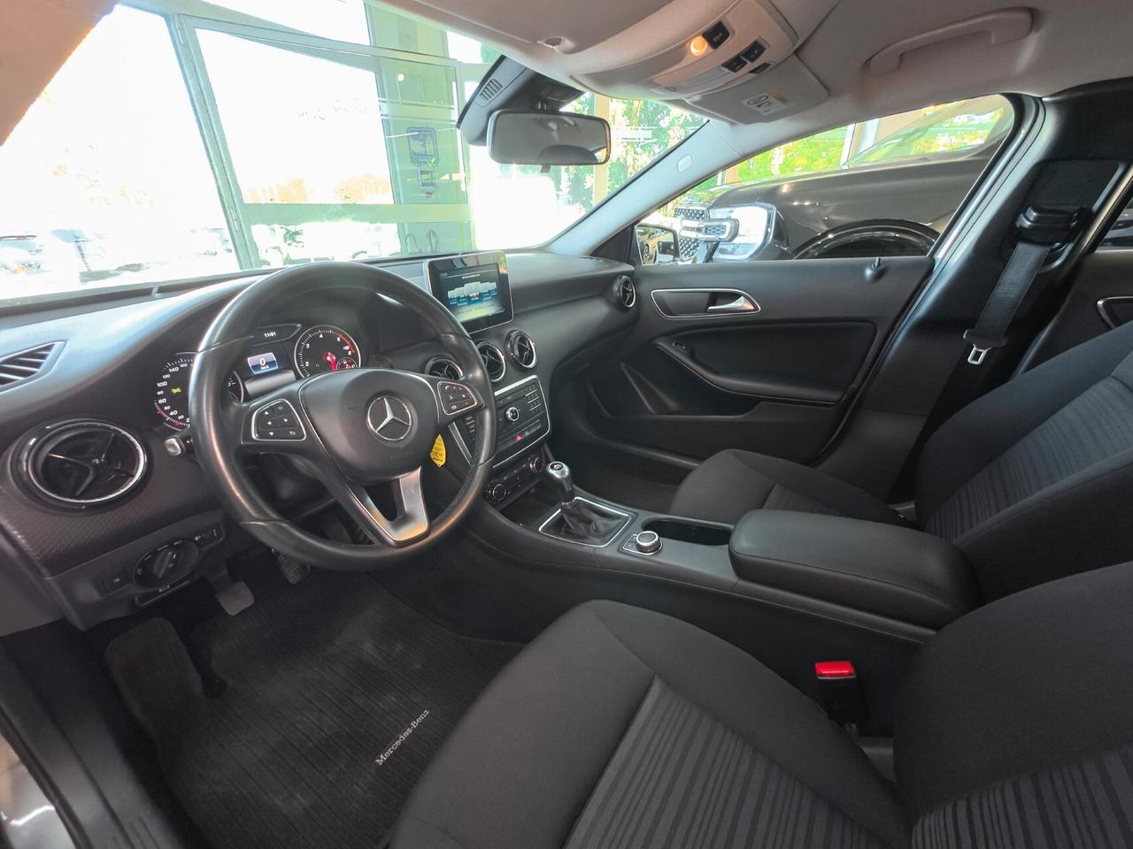 Mercedes-benz A 180 d Premium