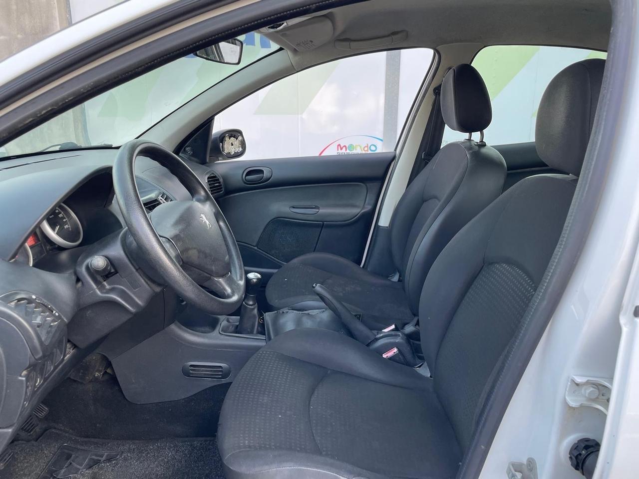 Peugeot 206 Plus Restayling 1.1benz 5p. Full clima e Idroguida