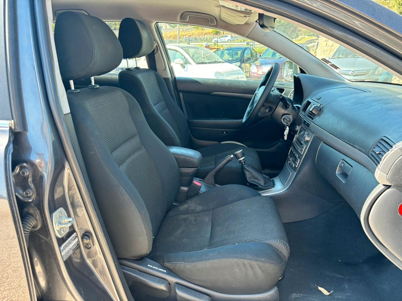 TOYOTA AVENSIS 2.0 D-4D - 2007