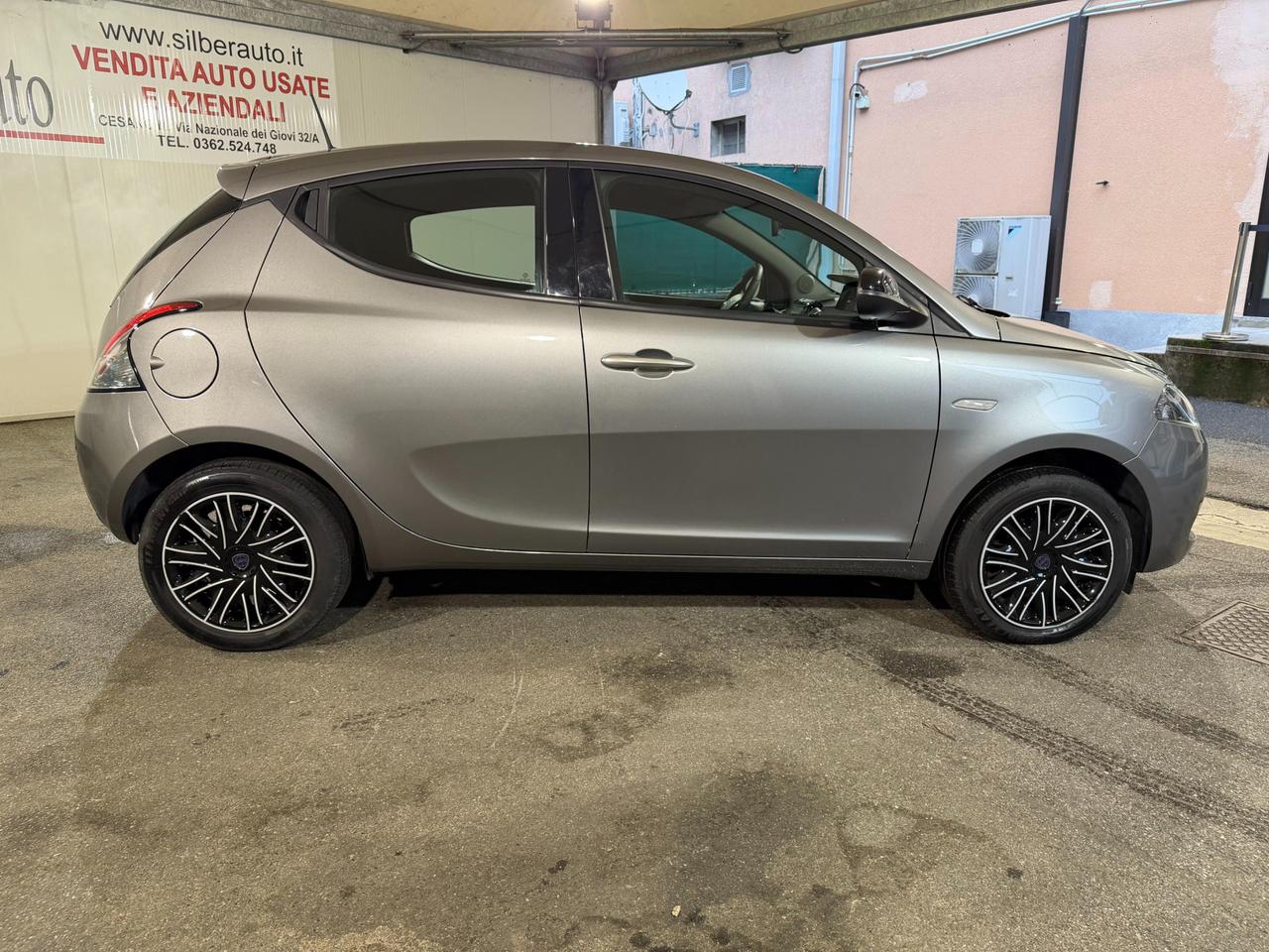 Lancia Ypsilon 1.0 firefly hybrid Gold s&s 70cv