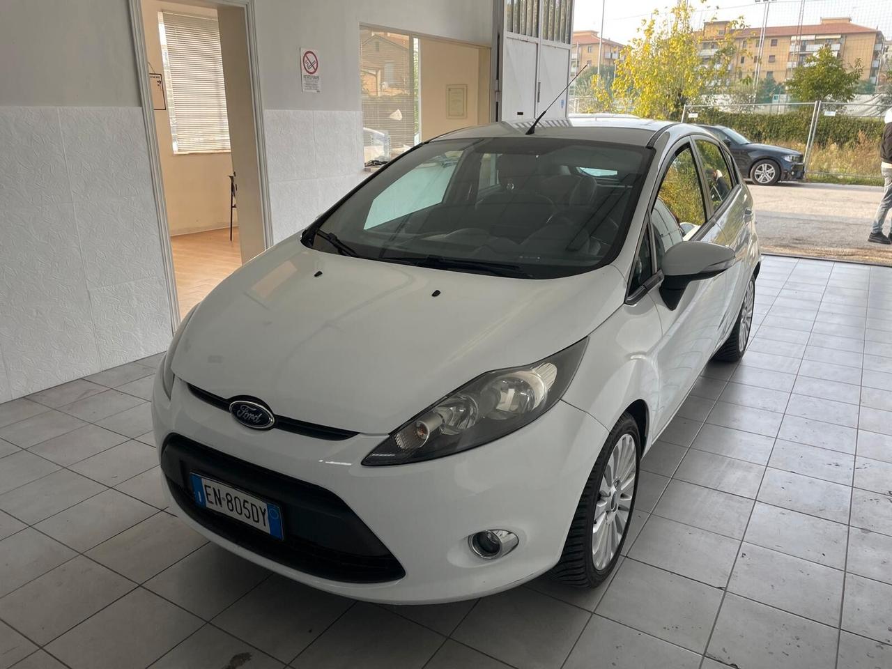 Ford Fiesta 1.4 16V 96CV aut. 5p.Titanium Bs.