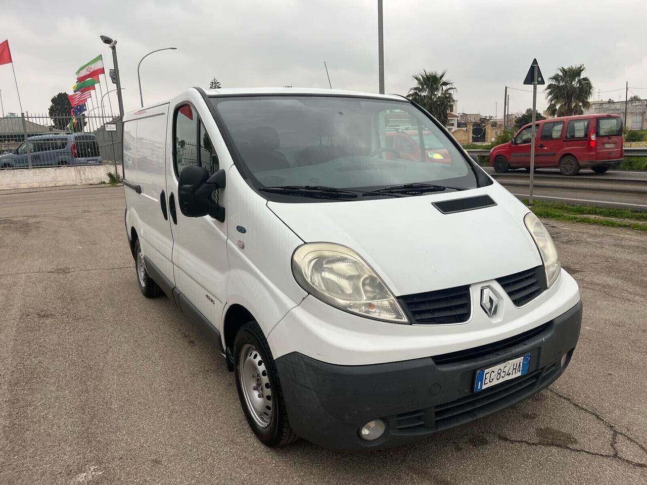 Renault Trafic 2.0 dCi/115 Furgone Unipro 2011