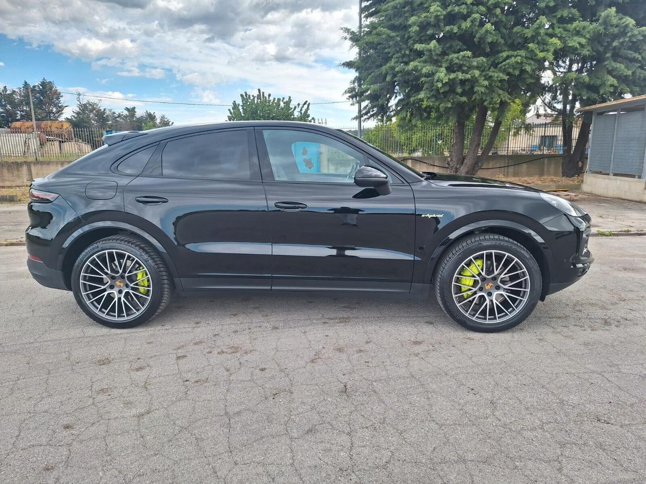Porsche Cayenne 3.0 V6 E-Hybrid-BENZINA