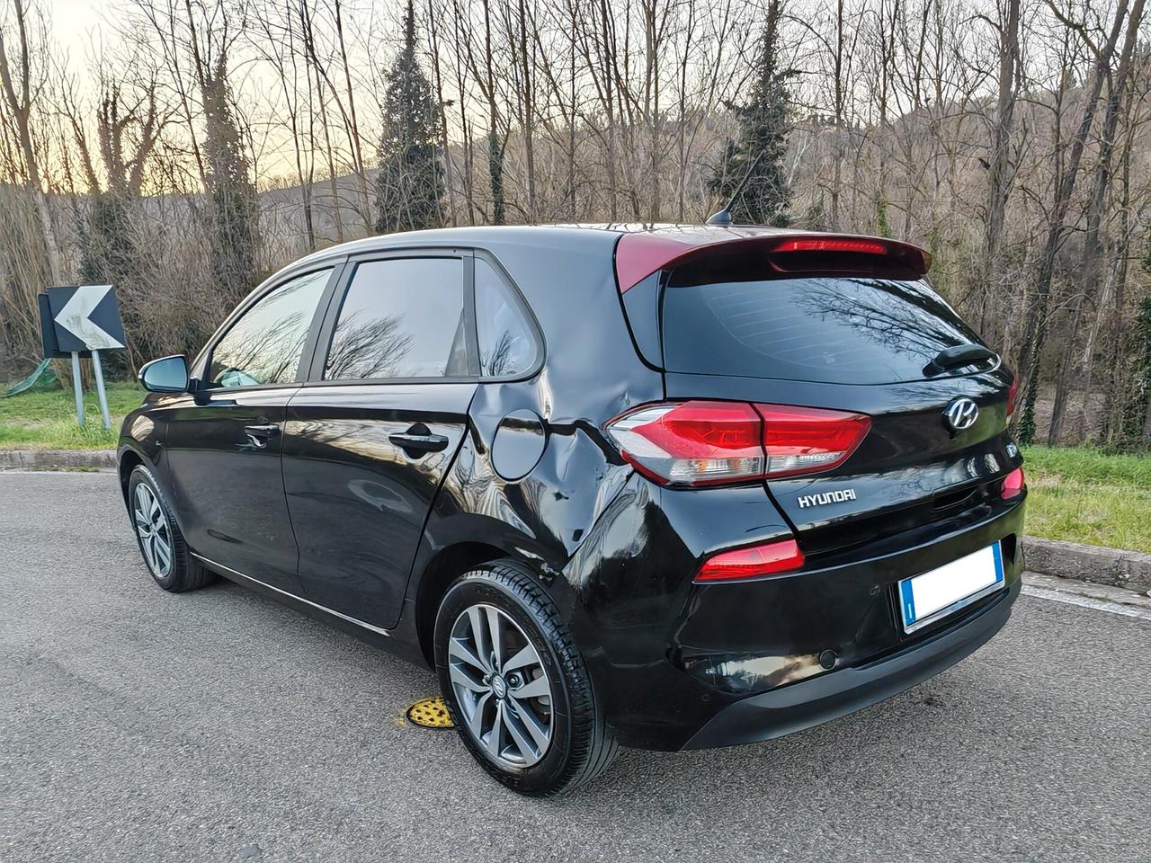 Hyundai i30 1.6 CRDi 5p. Incidentata/Sinistrata