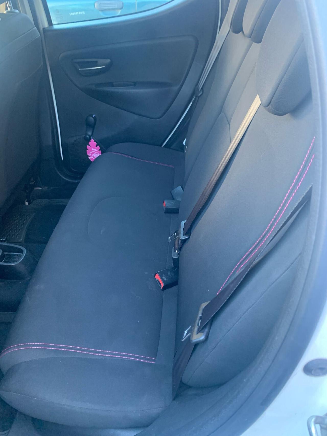 Lancia Ypsilon 1.2 69 CV 5 porte Gold