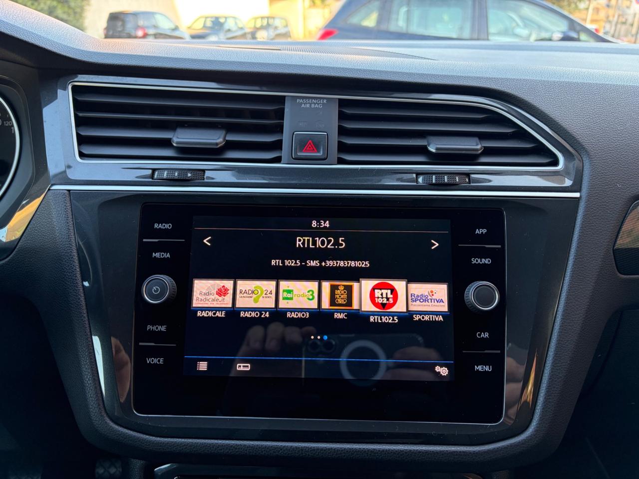 Volkswagen Tiguan 1.6 TDI R-Line strafull !!!