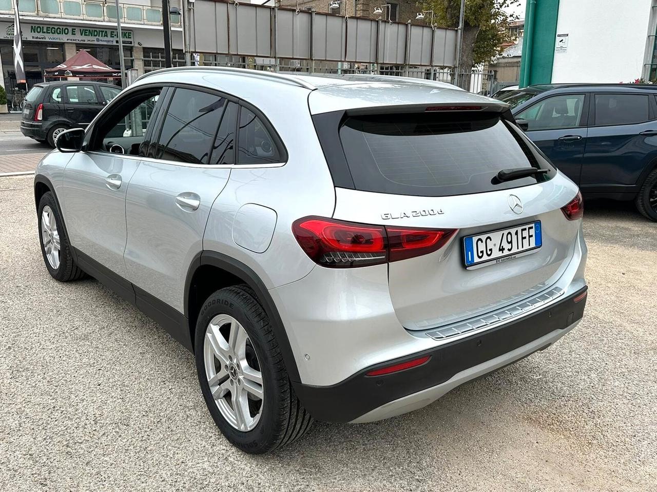 MERCEDES-BENZ GLA 200 d SPORT 150CV