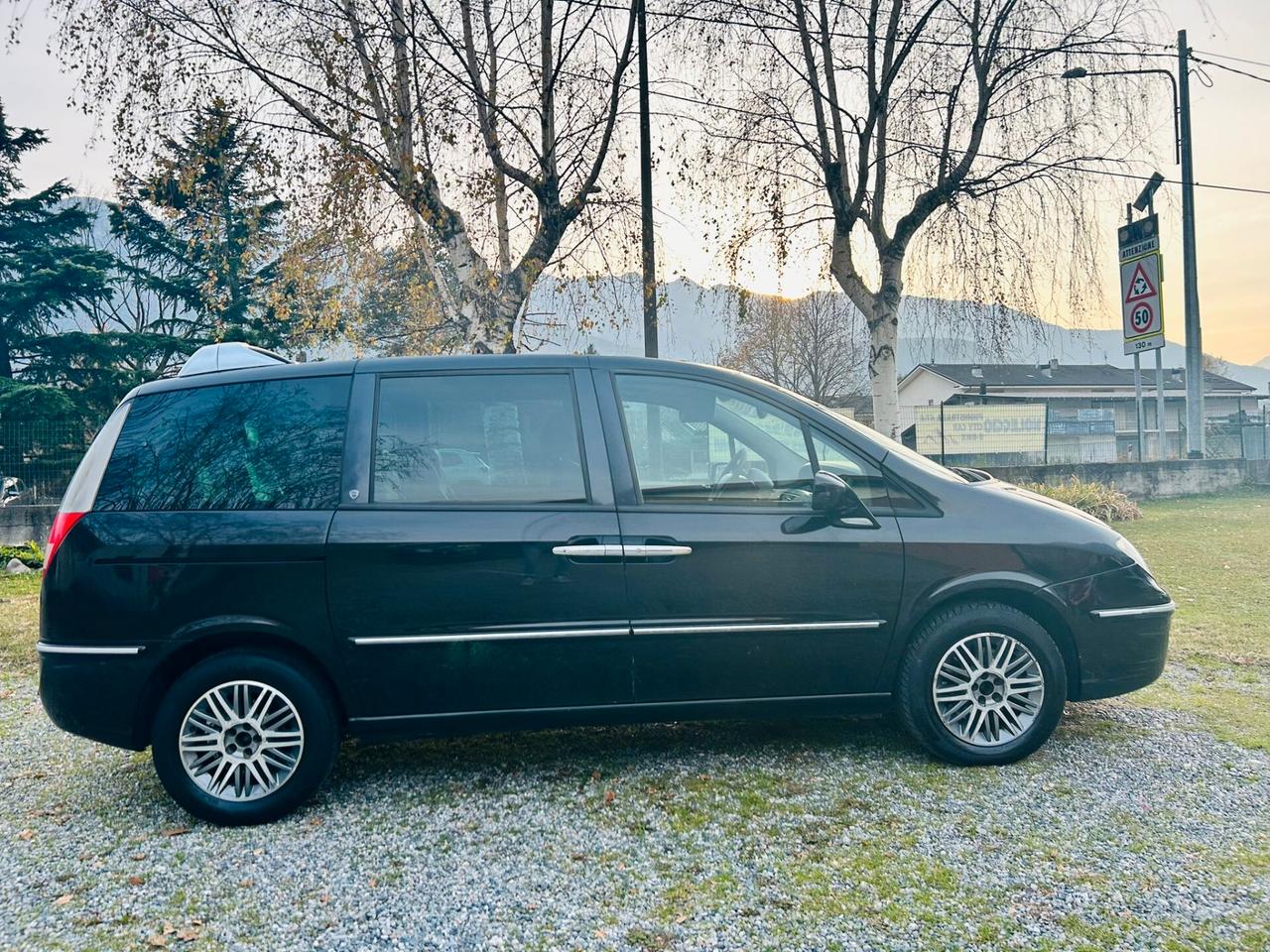 Lancia Phedra 2.2 MJT Platino