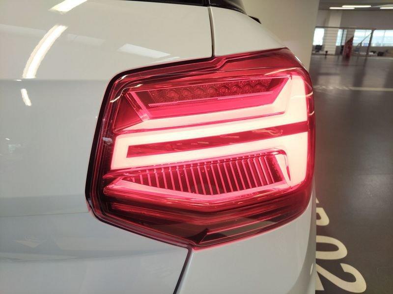 Audi Q2 Q2 35 2.0 tdi Identity Black s-tronic