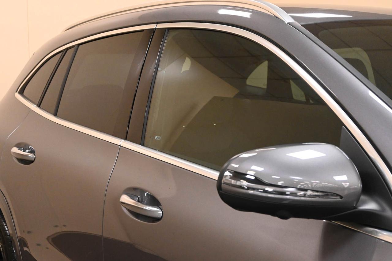 MERCEDES GLA (H247) GLA 200 d Automati...