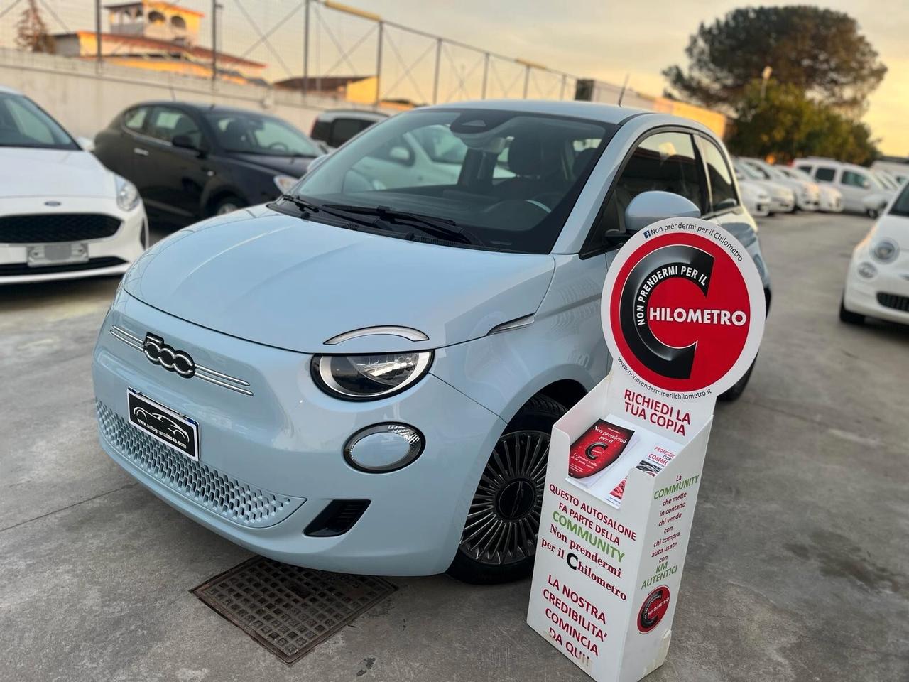 Fiat 500e 42kWh Icon autonomia 300KM