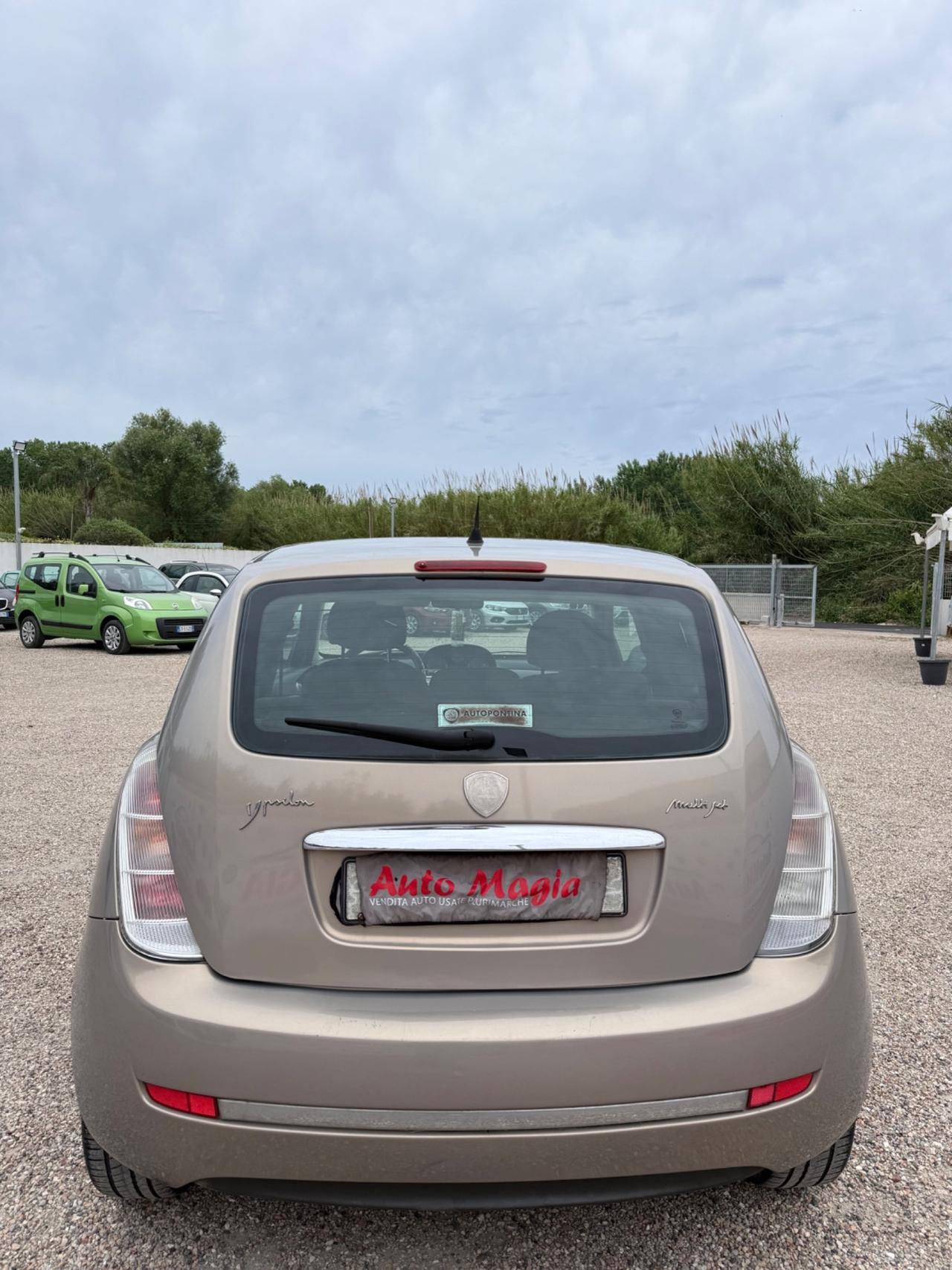 Lancia Ypsilon 1.3 MJT 75 CV Platino