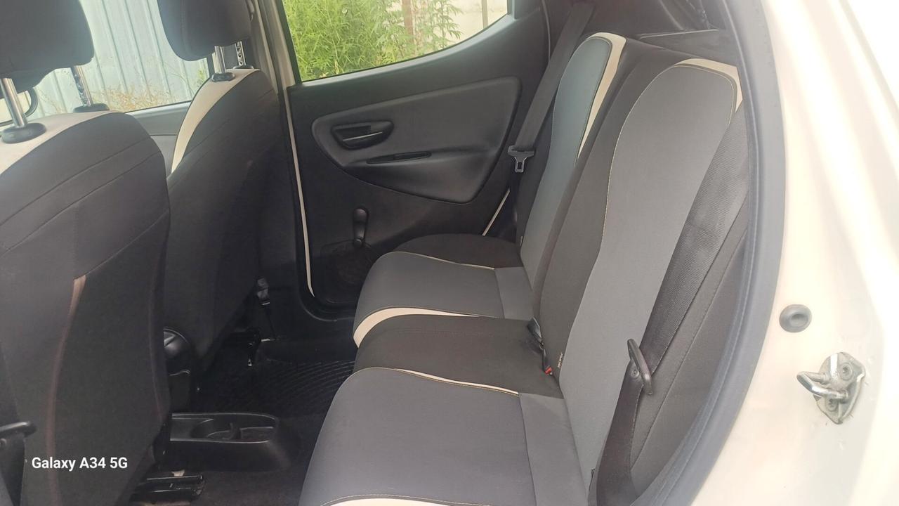 Lancia Ypsilon 1.2 69 CV 5 porte Elefantino