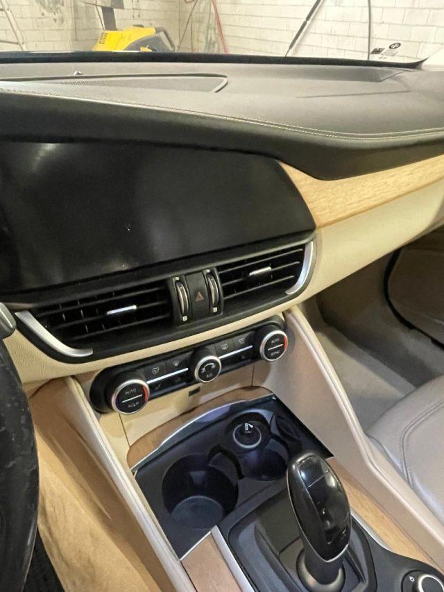 ALFA ROMEO Giulia 2.2 Turbodiesel 210 CV AT8 AWD Q4 Veloce