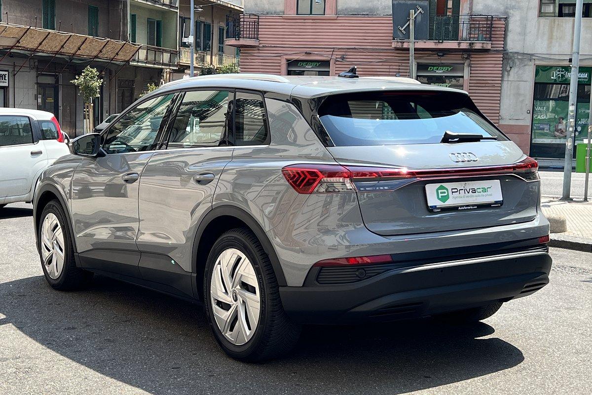 AUDI Q4 35 e-tron Business Advanced