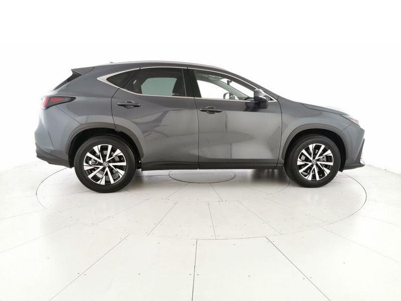 Lexus NX 350h 2.5 Premium 4wd e-cvt