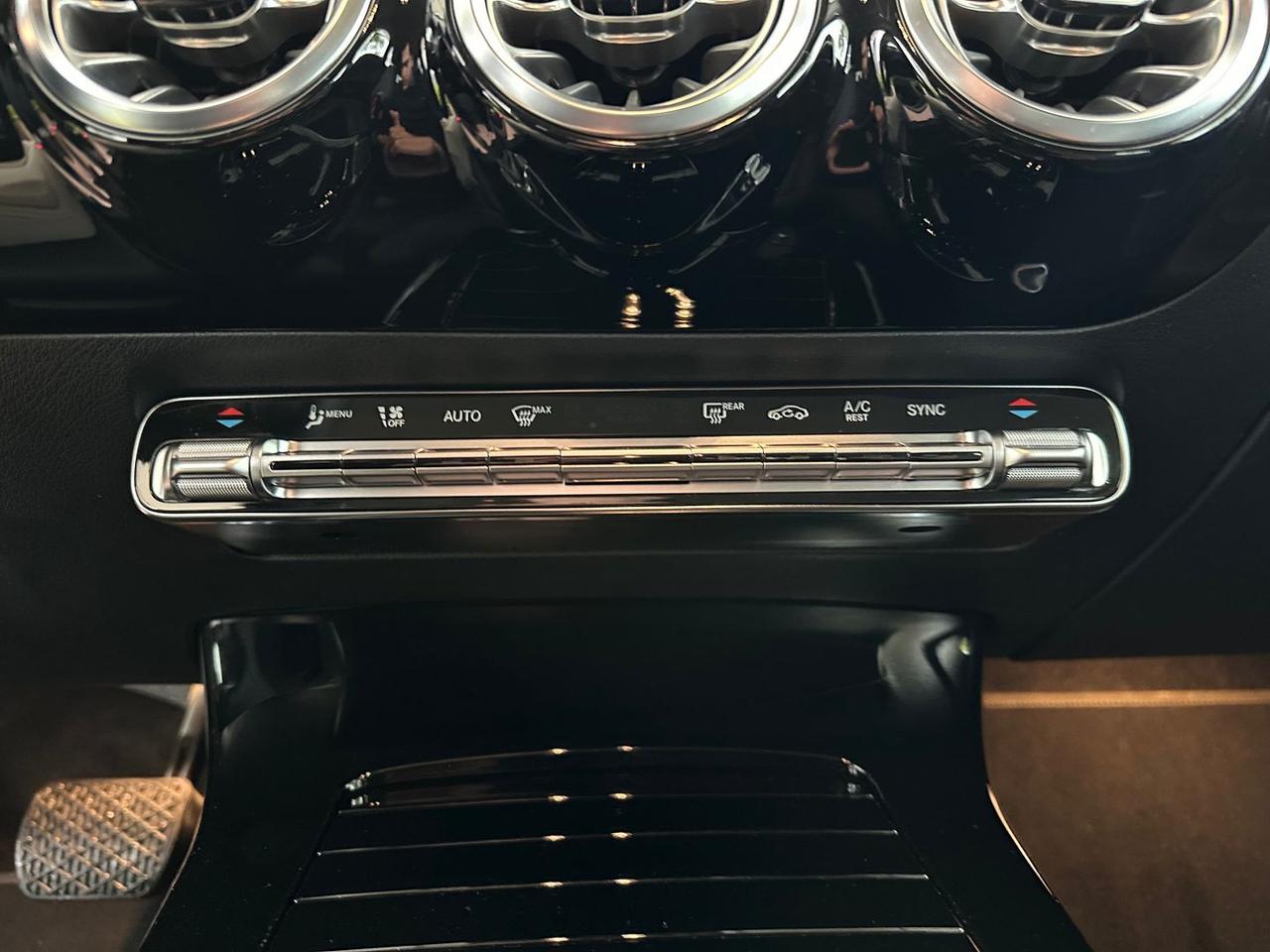 Mercedes-Benz CLA 180 Sport CLA 180 D