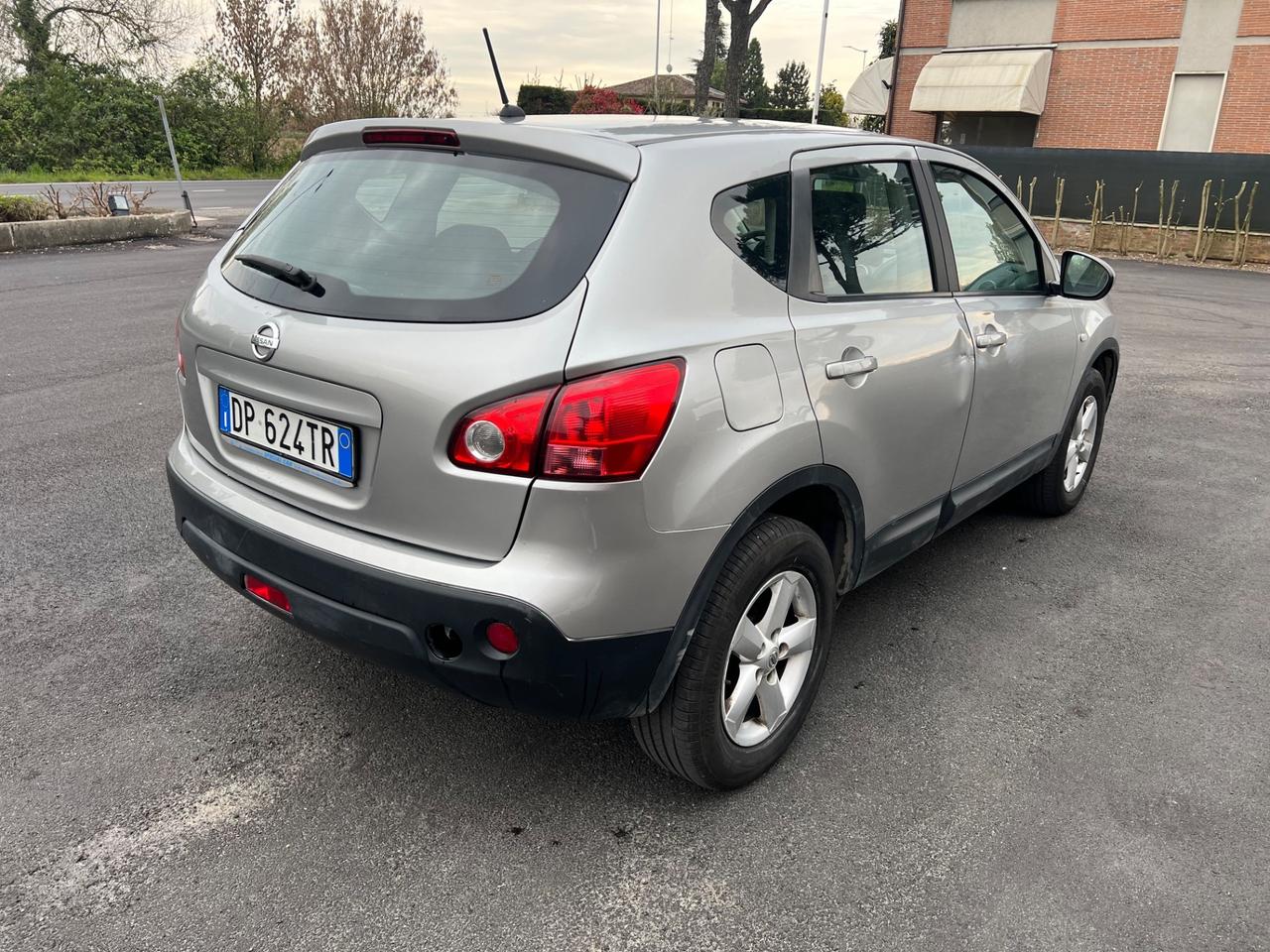 Nissan Qashqai 2.0 dCi DPF 4WD Tekna