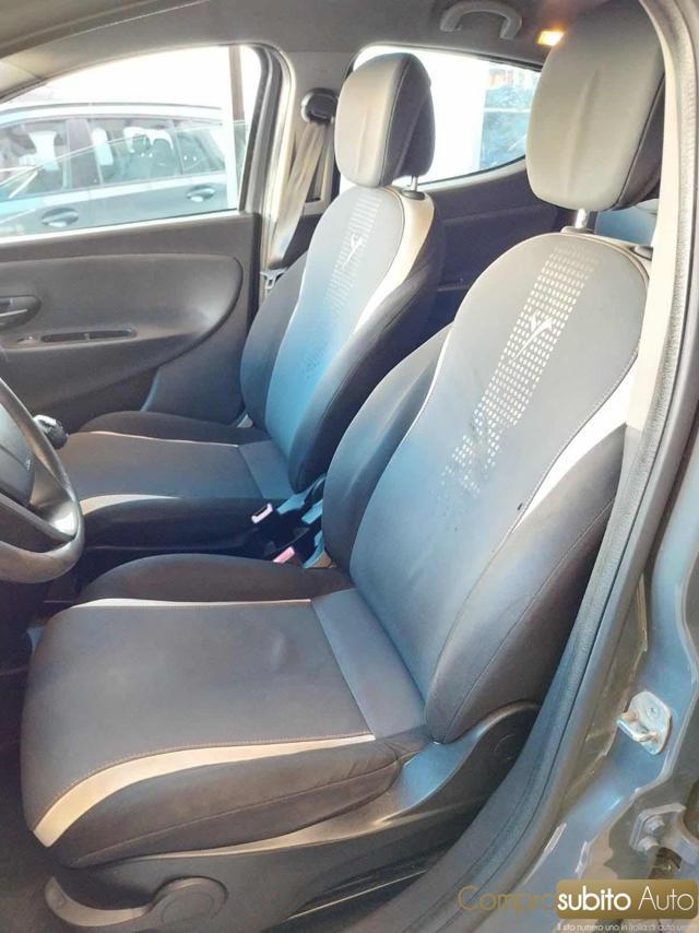 LANCIA Ypsilon 1.2 69 CV 5 porte Gold