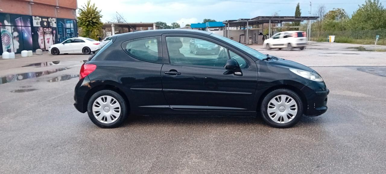 Peugeot 207 1.4 8valvole metano vann