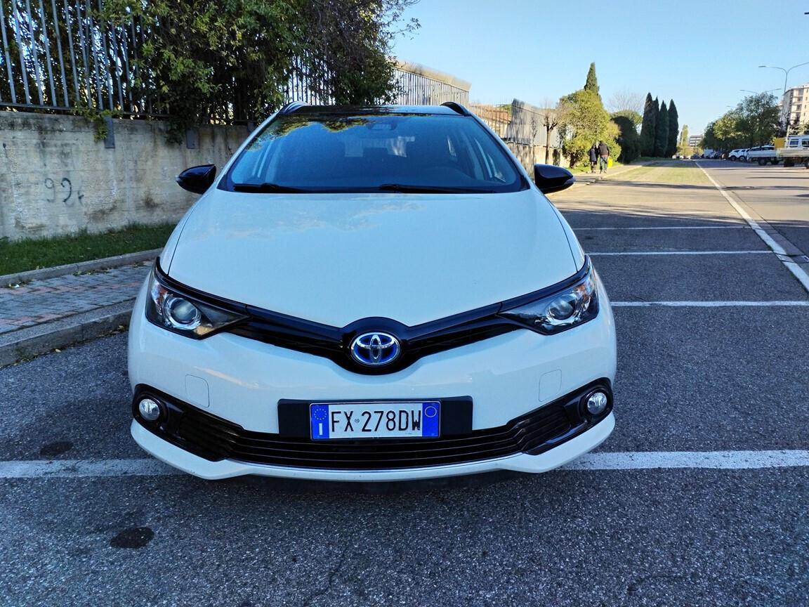 Toyota Auris Touring Sports 1.8 Hybrid Black Edition 5/2019 km 217000 iva esposta NEOPATENTATI