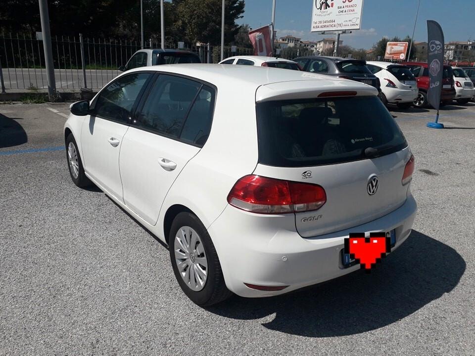 Volkswagen Golf 1.4b 5 porte compreso passaggio