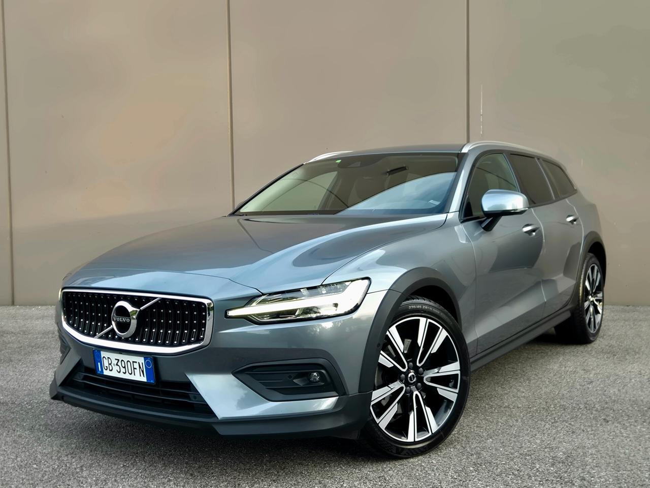 Volvo V60 Cross Country D4 AWD Geartronic Business Plus