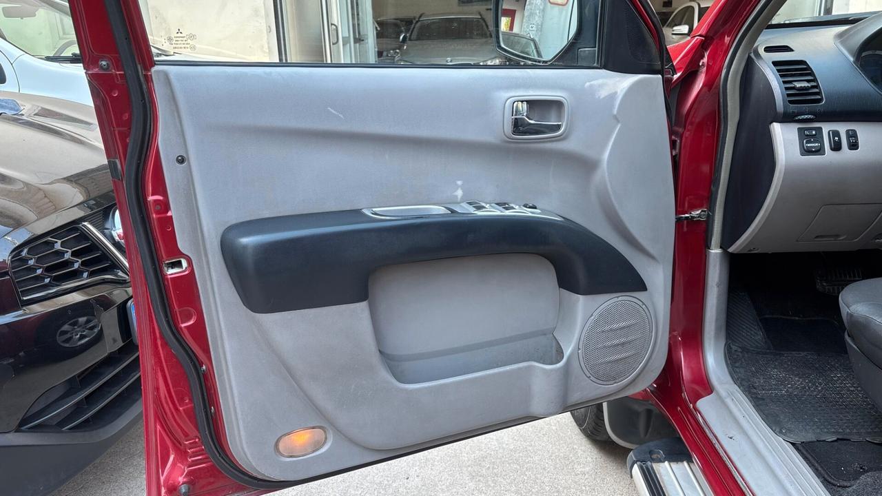 Mitsubishi L200 2.5 DI-D/136CV cambio automatico 4post
