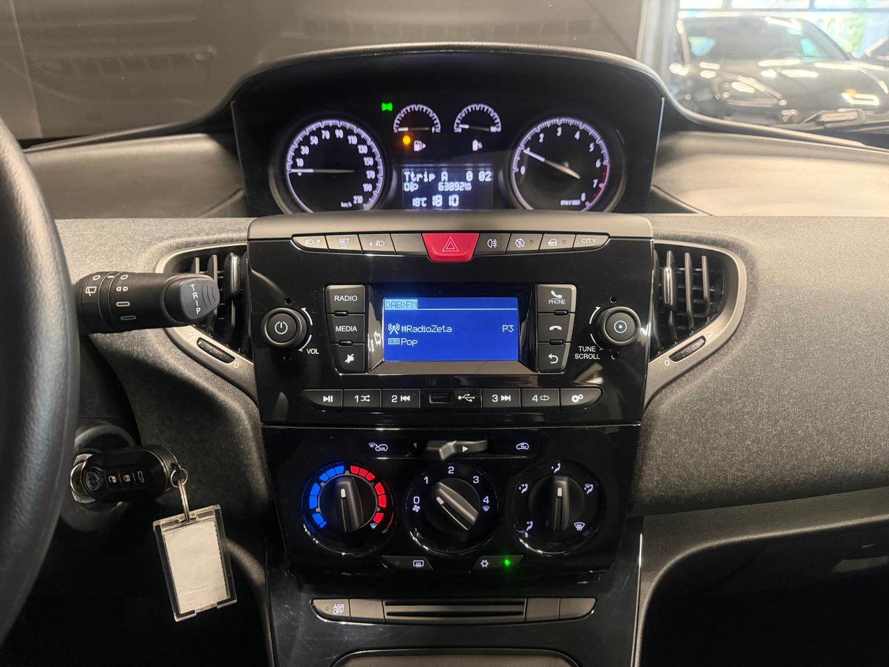 Lancia Ypsilon 1.0 firefly hybrid Silver Plus s&s 70cv