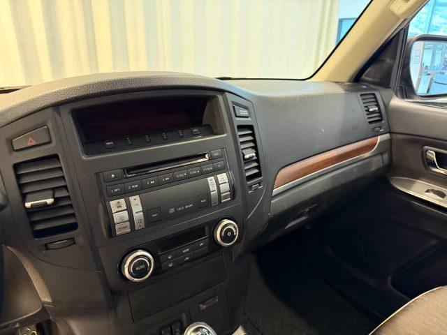 MITSUBISHI Pajero 3.2 DI-D 16V 3p. Intense DPF *NUR HÄNDLER