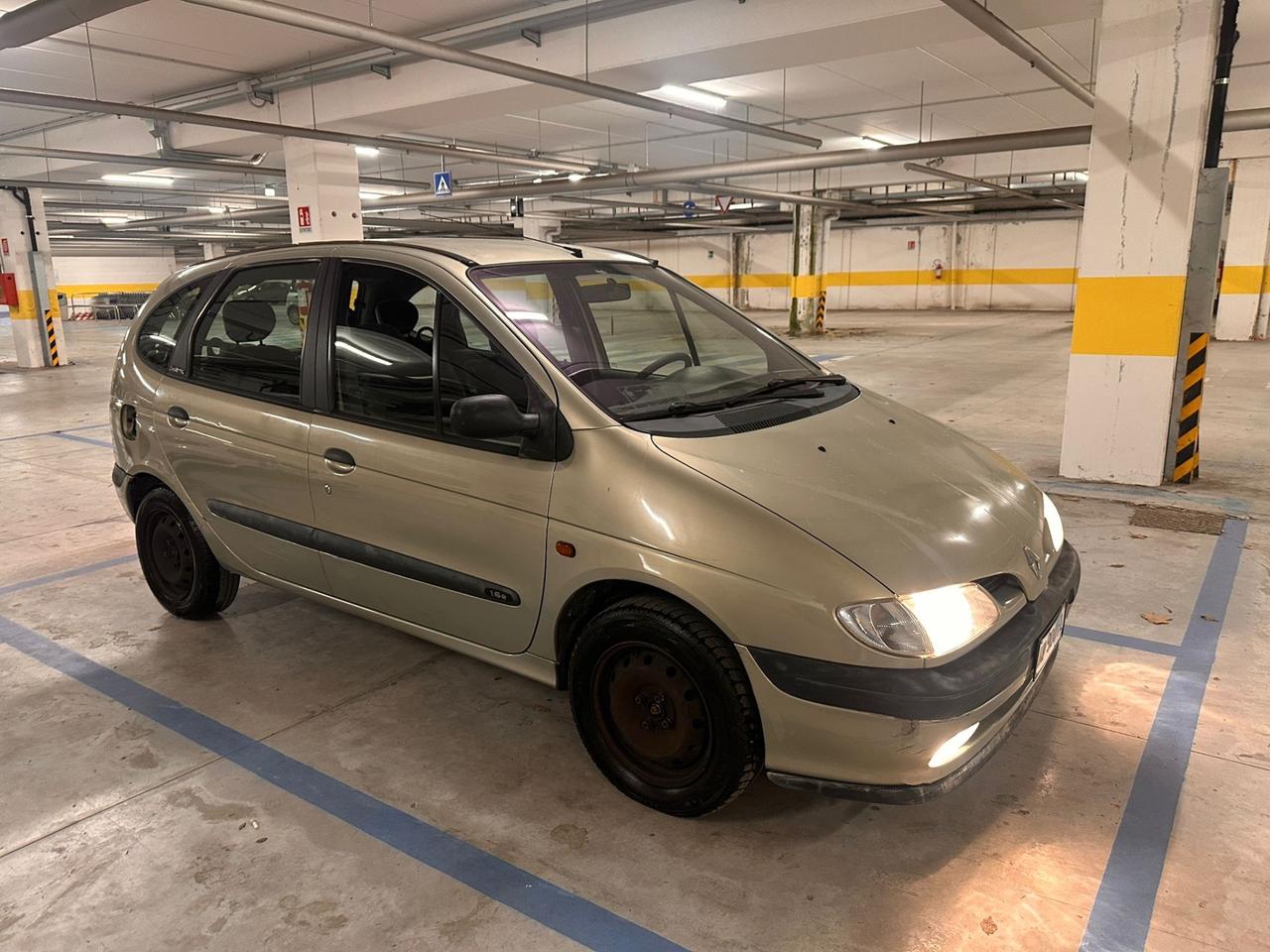 RENAULT MEGANE SCENIC 1.6 BENZINA NEOPATENTATI