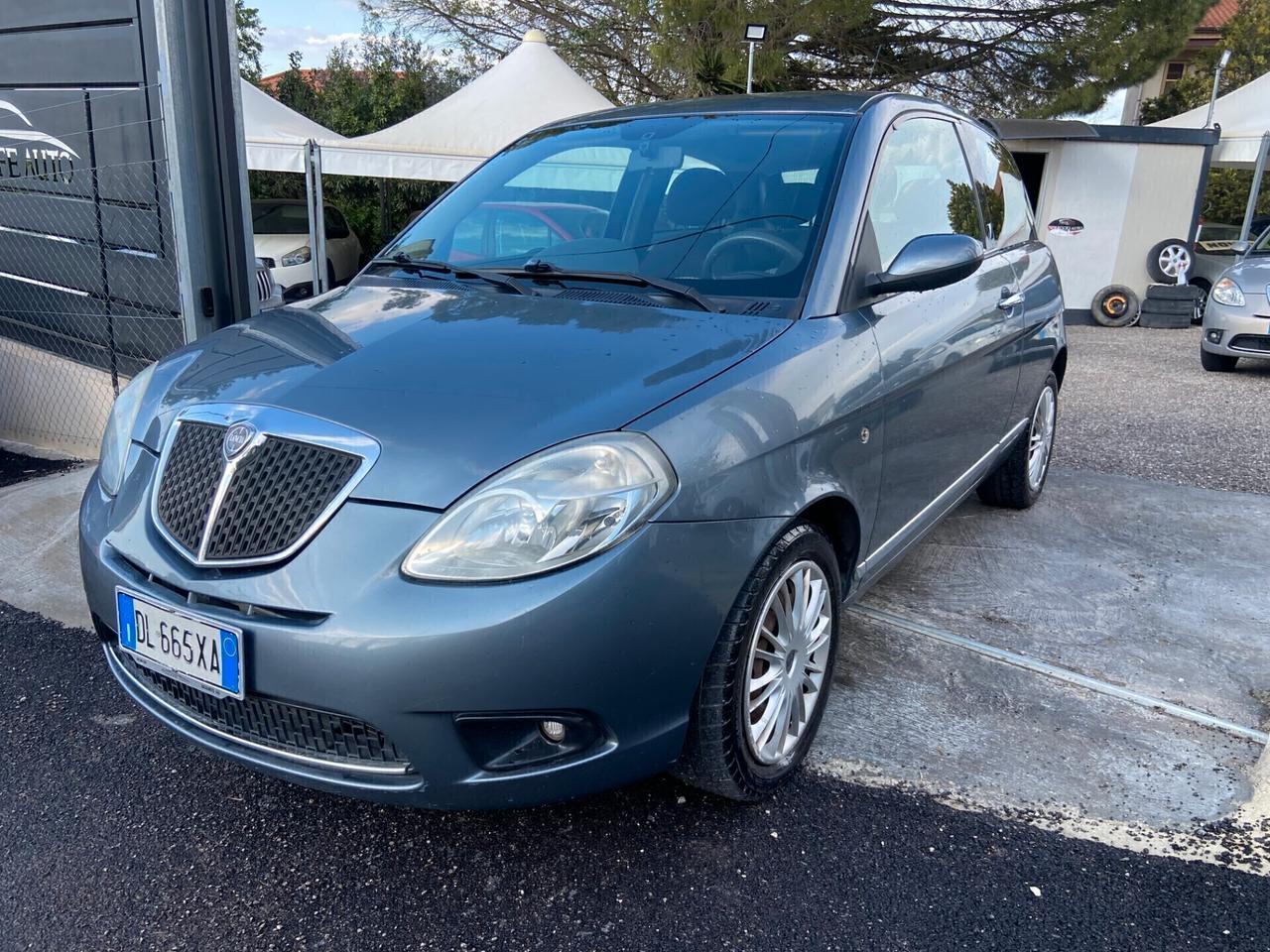 Lancia Ypsilon