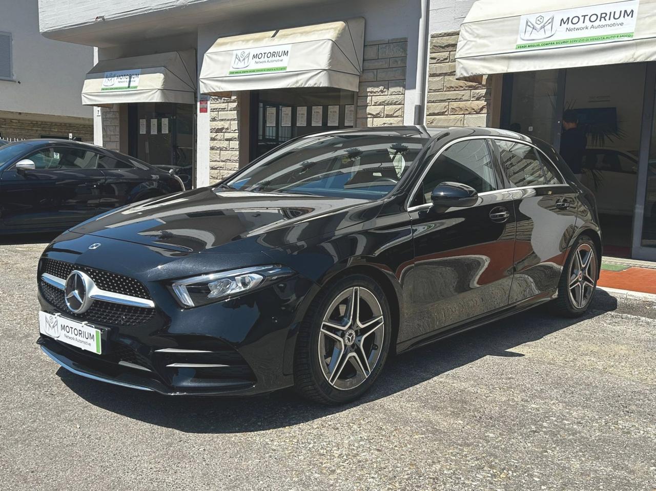 Mercedes-Benz A 180 Premium AMG