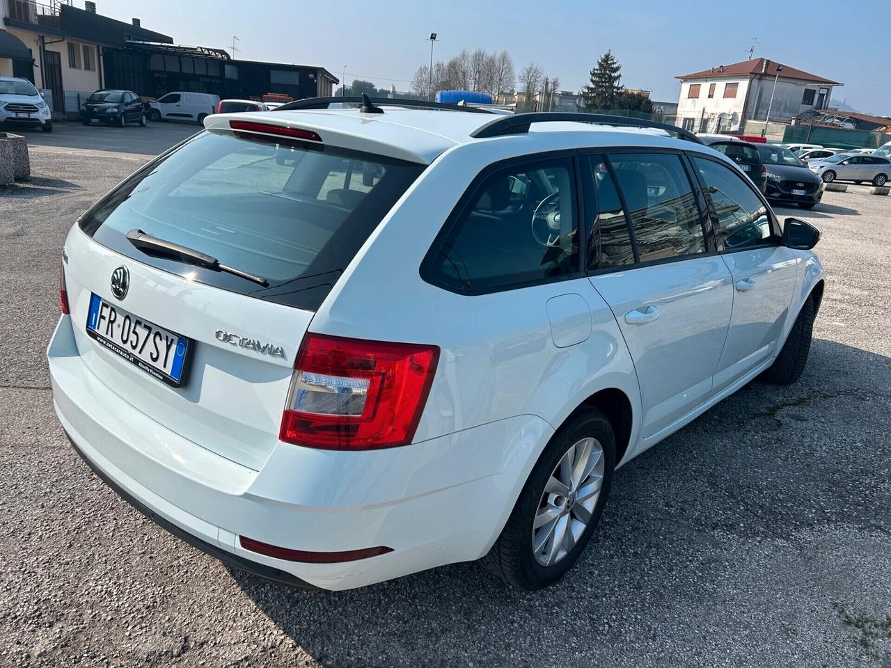 Skoda Octavia 1.6 TDI CR 115 CV DSG Wagon Executive TAGLIANDI SKODA