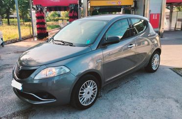 Lancia Ypsilon 1.2 69 CV 5 porte Gold 2019 NEOPATENTATI