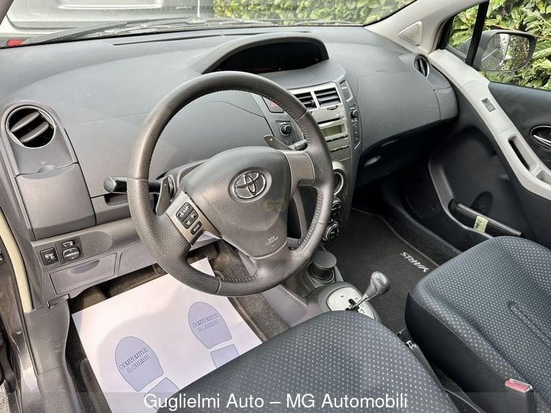 Toyota Yaris Yaris 3p 1.3 dual S m-mt