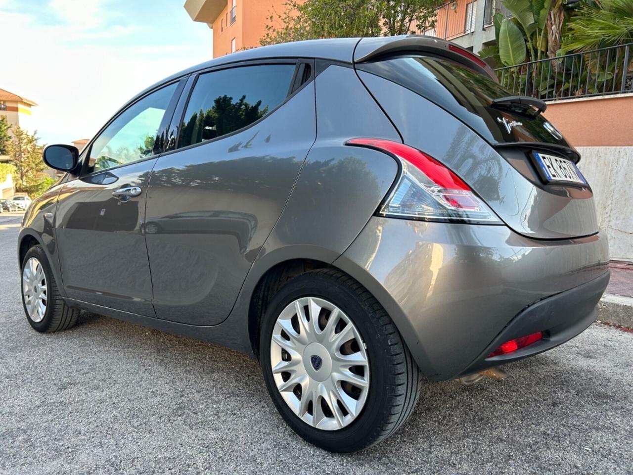 Lancia Ypsilon 1.2 69 CV IDEALE PER NEO PATENTATI