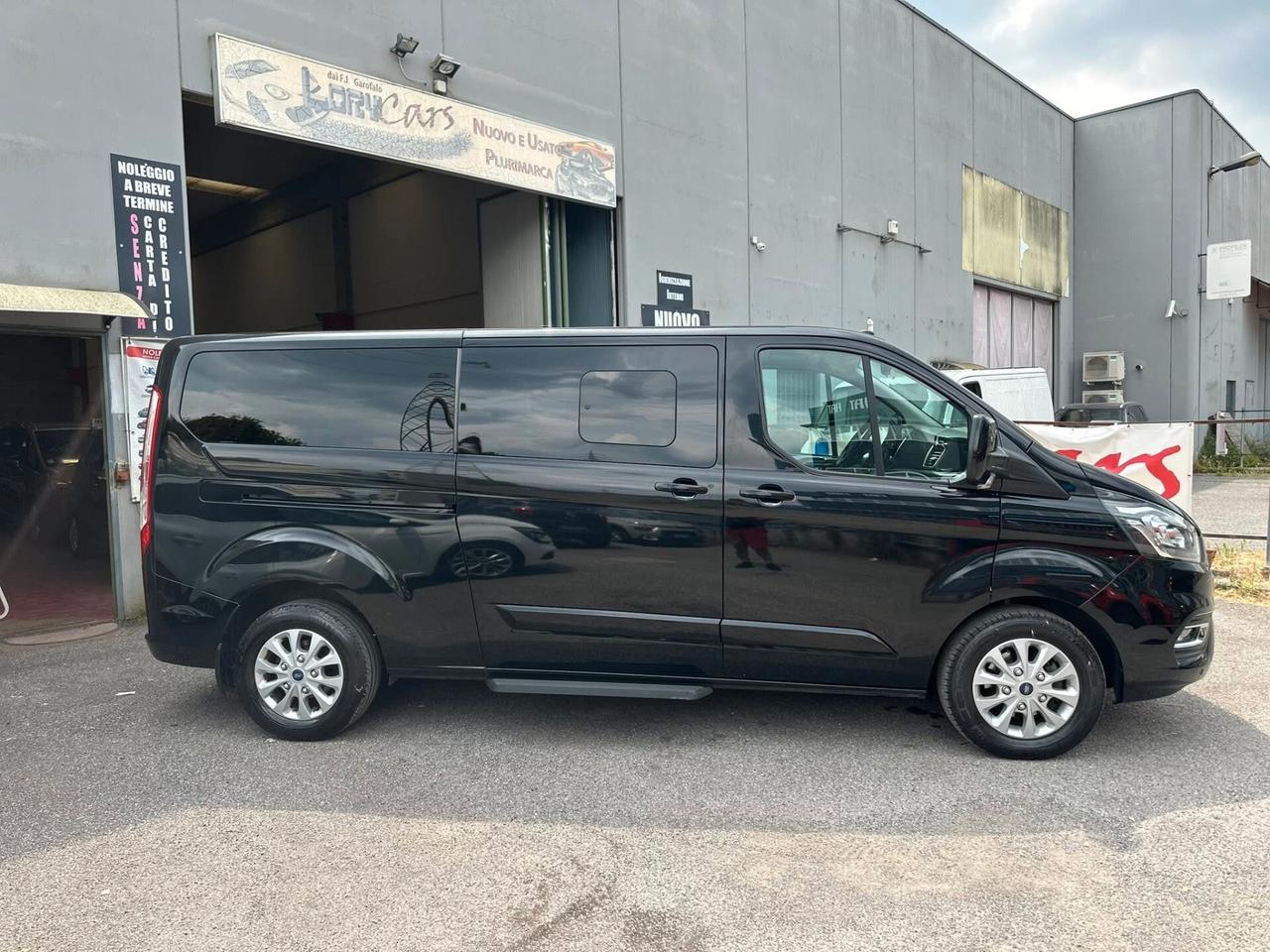 Ford Tourneo Custom 9 POSTI Shuttle Bus 320 2.0 TDCi 170CV aut. PL Tit.